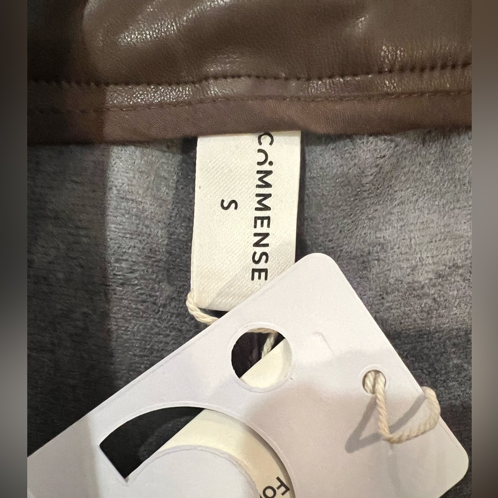COMMENSE High Waist Faux Leather Pants
COLOR - Dark Brown Size Small NWT - Picture 7 of 8